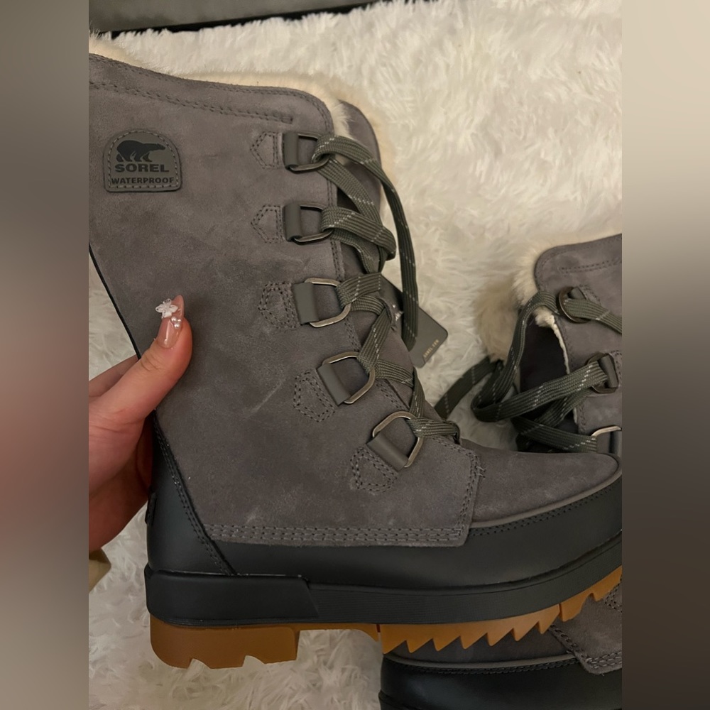 sorel new with tag suede and fur boots